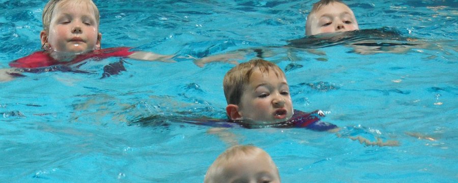 zwemlessen in het water