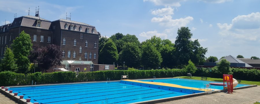 Zwembad de Treffer Eijsden buiten